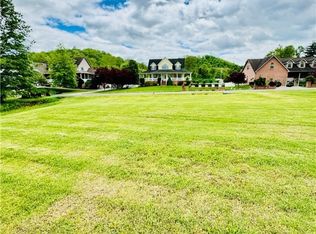 42 Lock Ln, Alum Creek, WV 25003