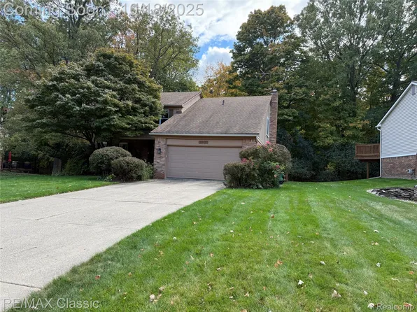 34961 Valley Forge Dr, Farmington Hills, MI 48331