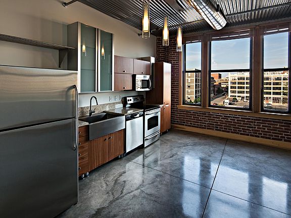 5th image of 2206 Lucas Ave #501