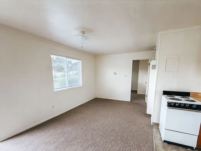 880 W Murray Rd — Photo 4