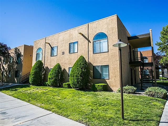 Exterior & Landscaping