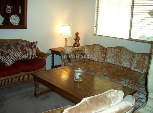 SPACIOUS DEN