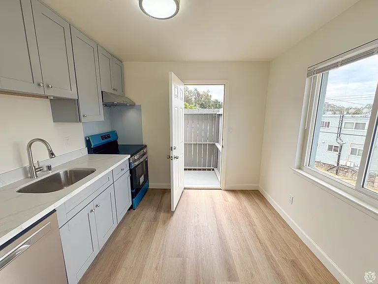 4802 Daisy St #2 — Photo 9