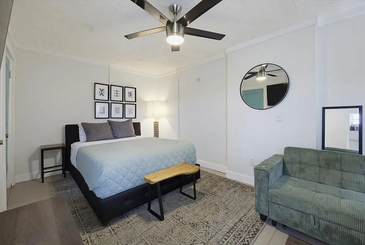 Studio, 1.0 bath, 500 sqft, $1,350 — Photo 3