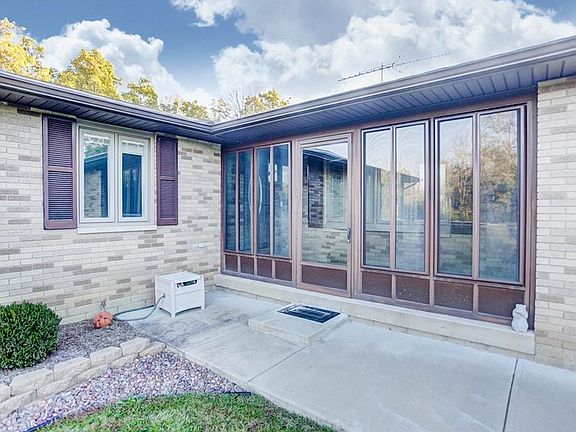 4th image of 7796 Crestway Dr