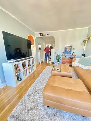 Rented by Zikos Realty Services | media 4