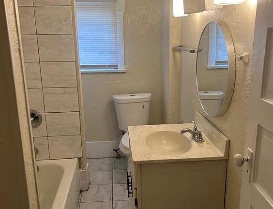 3rd image of 208 Heaton Ave