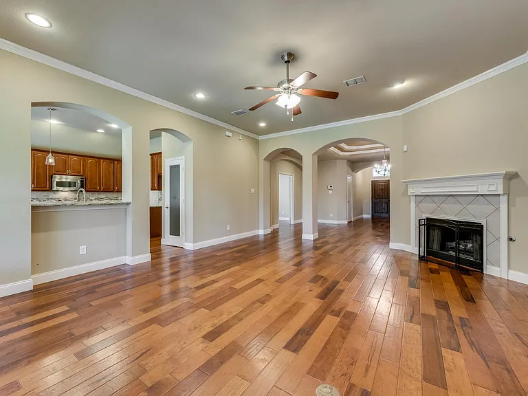 15417 Landing Creek Ln — Photo 11