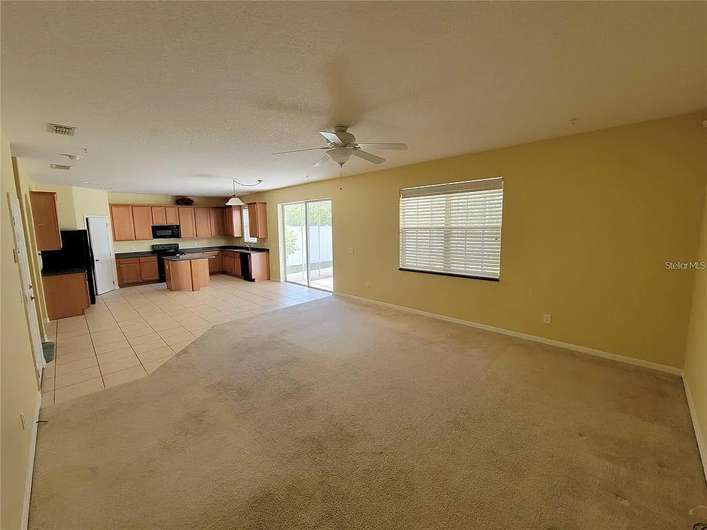 3 bed, 2.5 bath, 2810 sqft, $2,795 — Photo 4