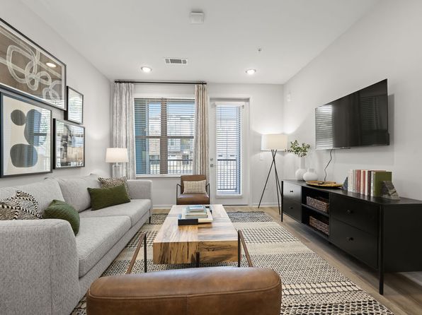 520 McLean Ave #O304