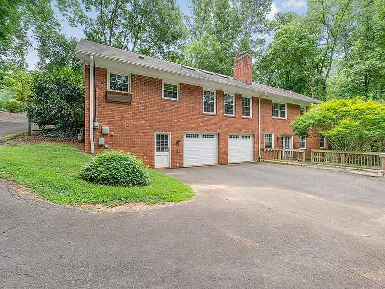 471 Sherwood Forest Rd — Photo 18