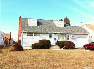 115 Lockwood Ave, Farmingdale, NY 11735