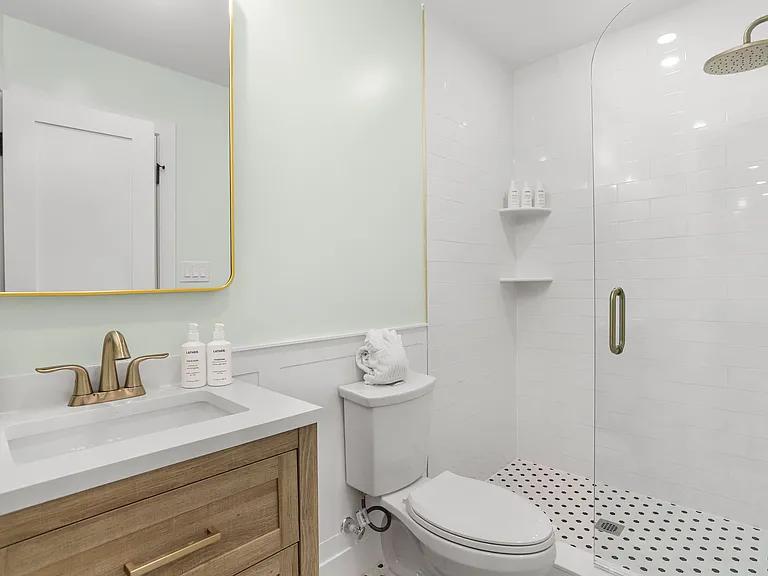 330 5th St SE #2 — Photo 13