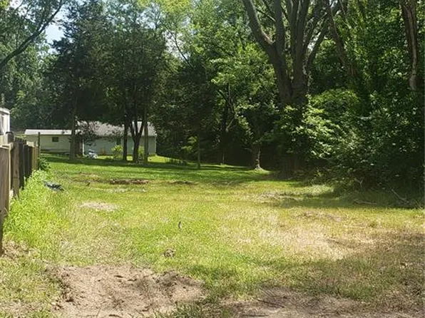 408 Fork Dr, Saint Louis, MO 63137