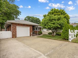 393 Pierson Ave, Edison, NJ 08837