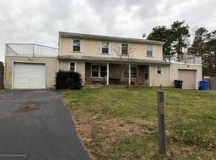 217 Leeward Rd, Manahawkin, NJ 08050