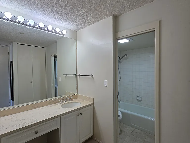 400 Hobron Ln #2815 — Photo 7