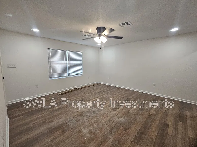 4 bed, 2.0 bath, 1850 sqft, $2,175 — Photo 3