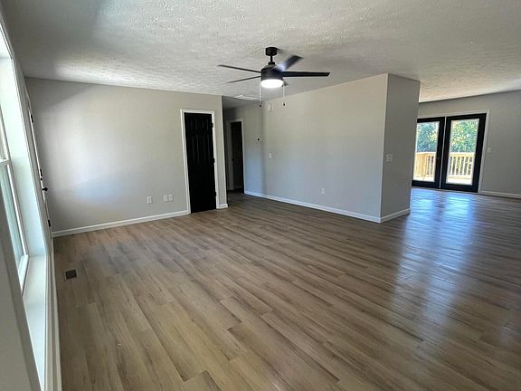5th image of 131 Sunrise Dr