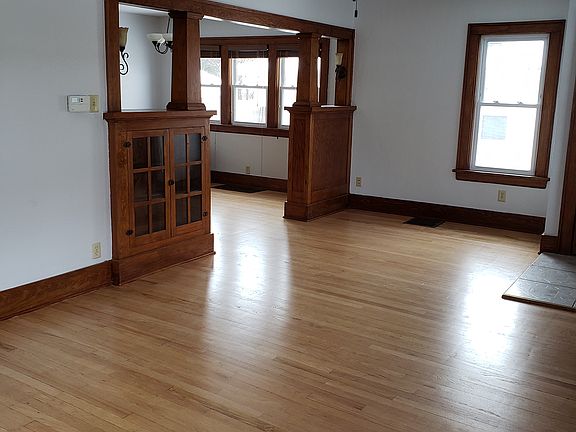 5th image of 1523 E 3rd St