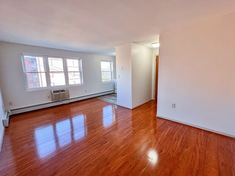 322 Hudson St / Luca Investments LLC — Photo 5