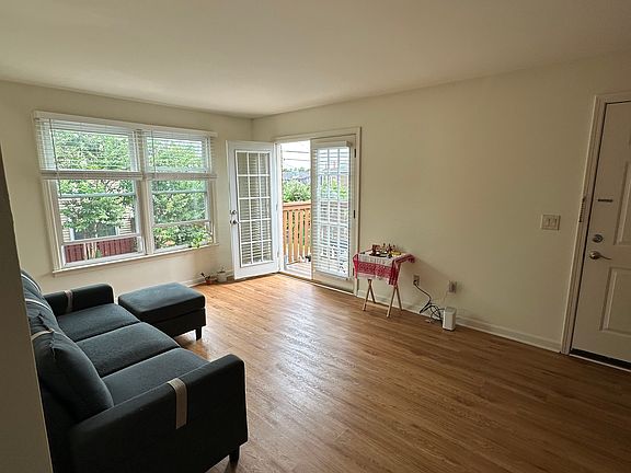 3rd image of 2118 Acklen Ave APT 12