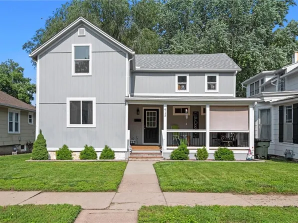 915 4th Ave, Leavenworth, KS 66048