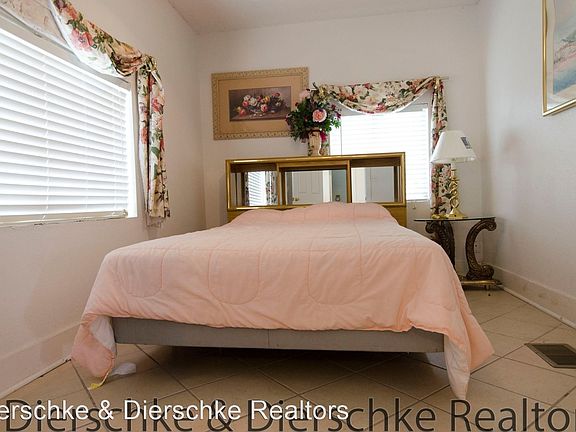 3rd image of 109 E Twohig Ave APT 3