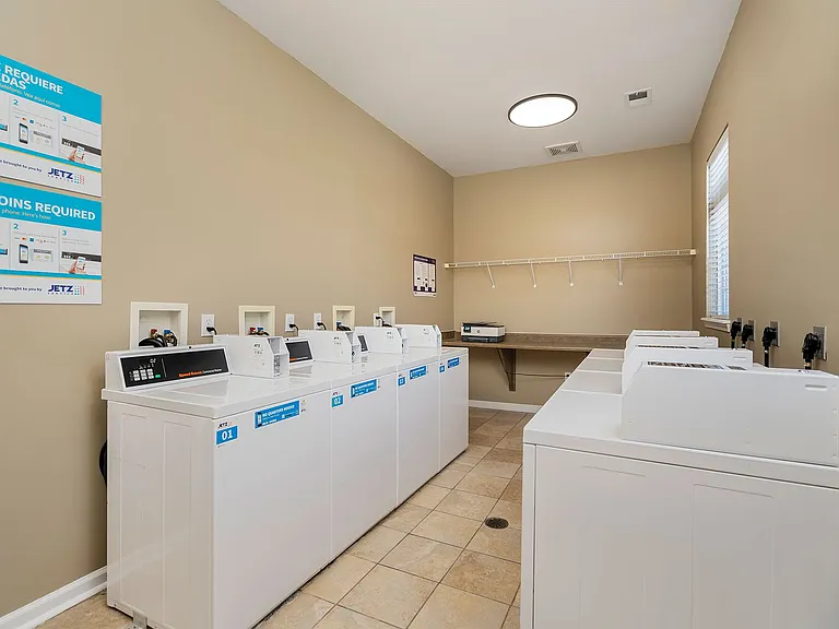 Brookstone Crossing Apartments — Photo 18