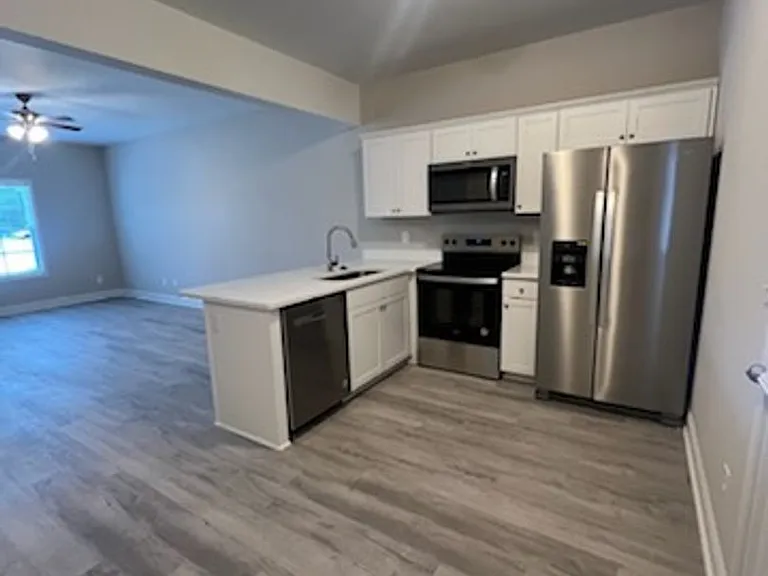 205 E Broad St #F — Photo 15