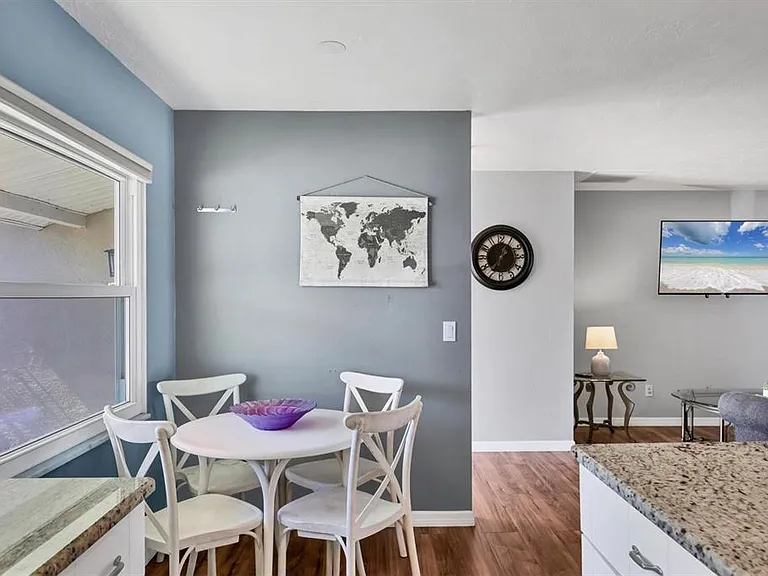 3425 Fairview Dr — Photo 16