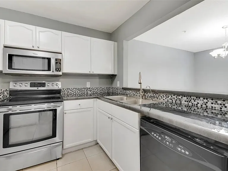 1007 Butterfly Blvd — Photo 6