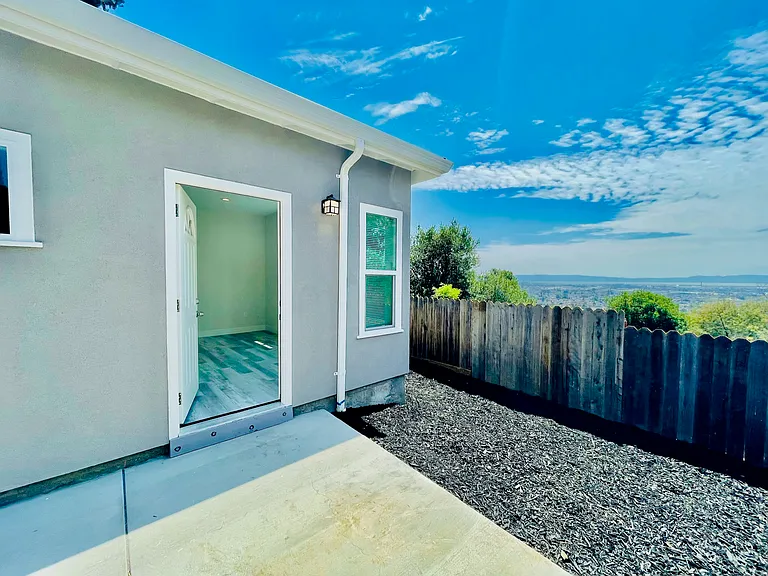 Simson St — Photo 2