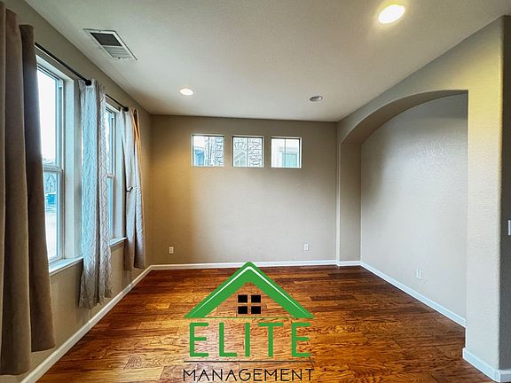 3rd image of 1611 Ballou Cir
