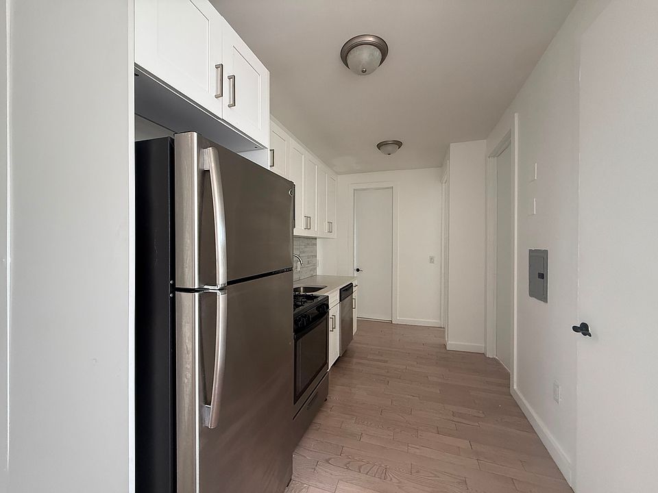 1st image of 33 Kensington Ave #54E