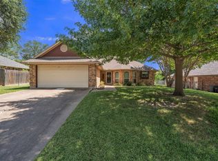 6712 N Park Dr, North Richland Hills, TX 76182