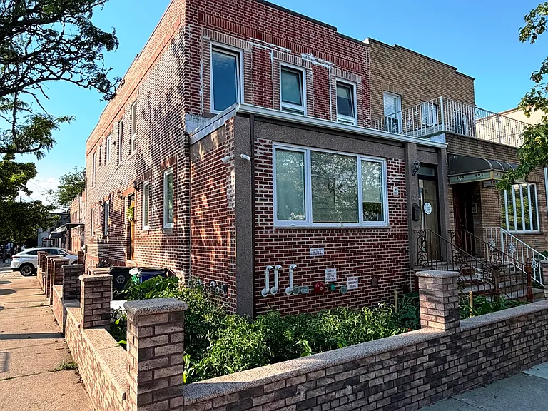 61-01 Menahan St #2R — Photo 1