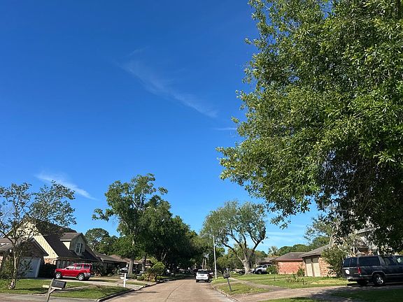 5th image of 711 Ramada Dr