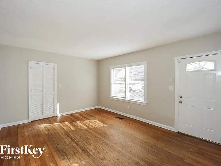 519 Erin Ave SW — Photo 5