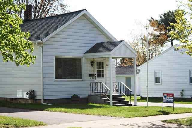 1st image of 821 E Wausau Ave