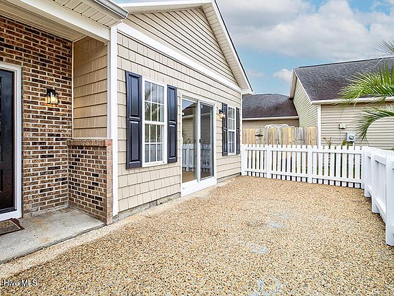 4th image of 1020 Lake Norman Lane