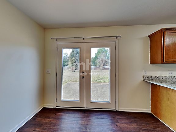 5th image of 7400 E Winchester Dr