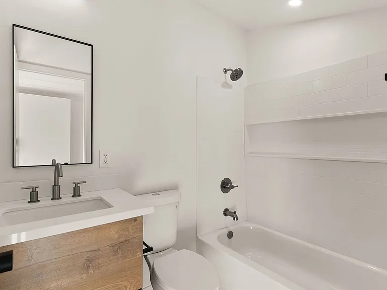 2055 Thomas Ave — Photo 10