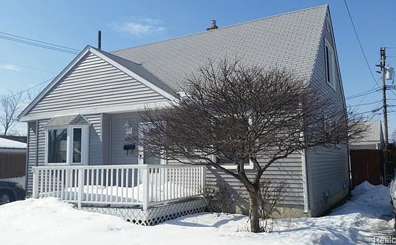 2nd image of 29035 Commonwealth St