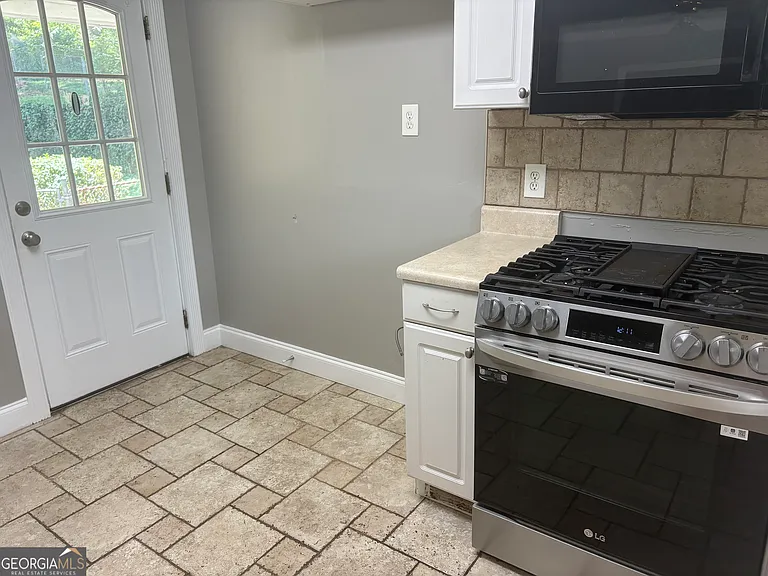 2829 Maple Rd SE — Photo 4