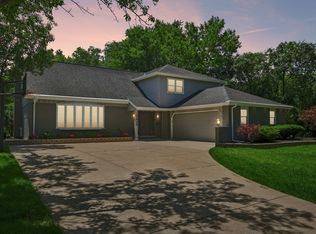1208 Elizabeth Ave, Naperville, IL 60540