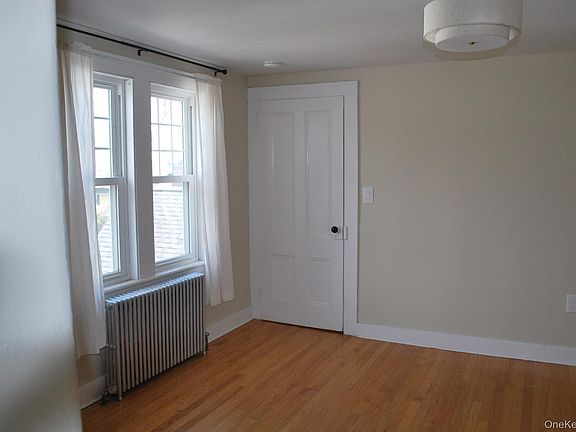 3rd image of 35 Oakland Ave