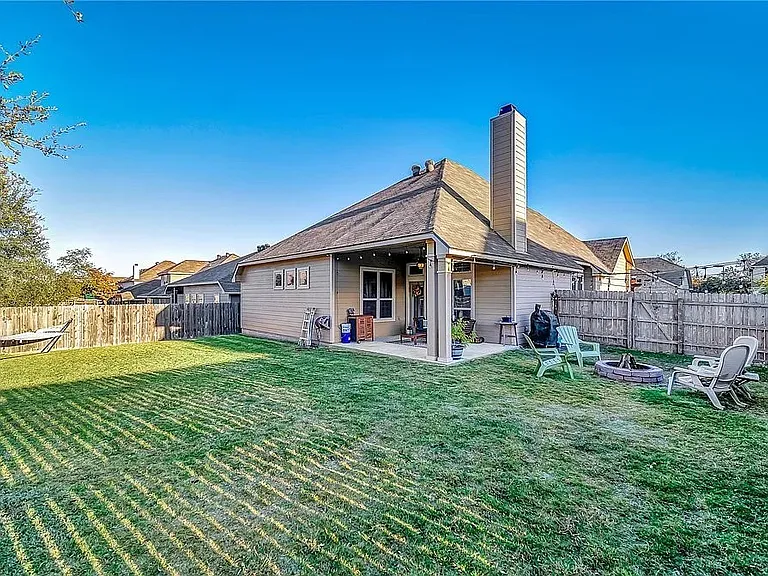 3701 Castleton Dr — Photo 24