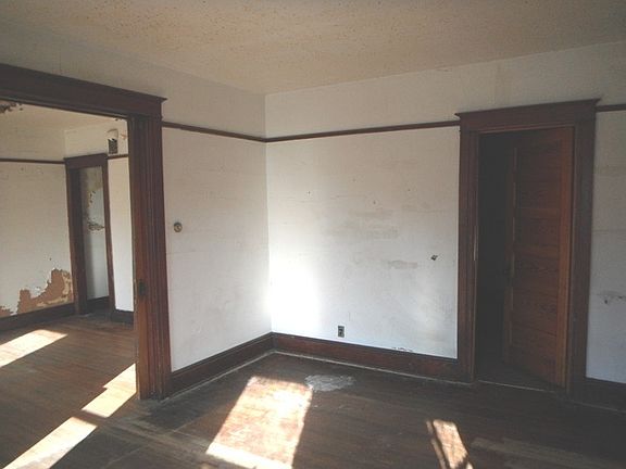 4th image of 714 Elizabeth St