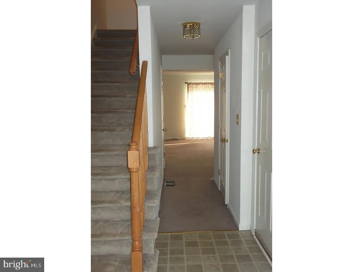 Building Photo - 108 Fairway Dr